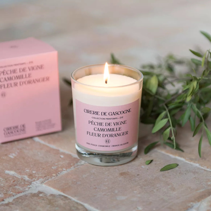 bougie pêche de vigne - camomille - fleur d'oranger