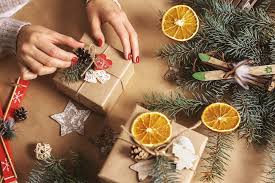 Noël sans gaspillage : 7 idées d’emballages cadeaux zéro déchet (ou presque)