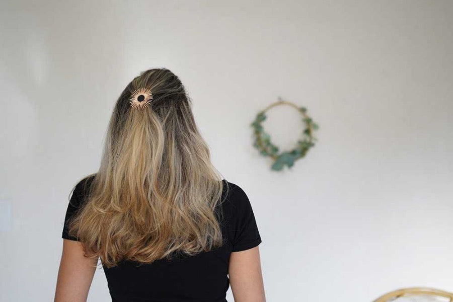 Barrette Nahara Ronde Dorée et Pierre Noire