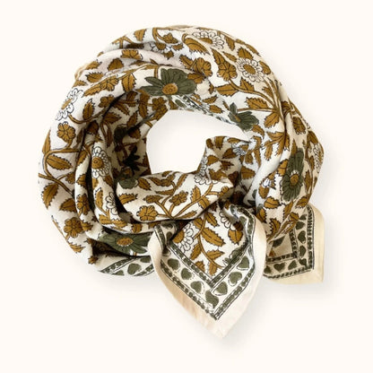 Foulard Apache modèle Manika "Cœur" couleur Macadamia