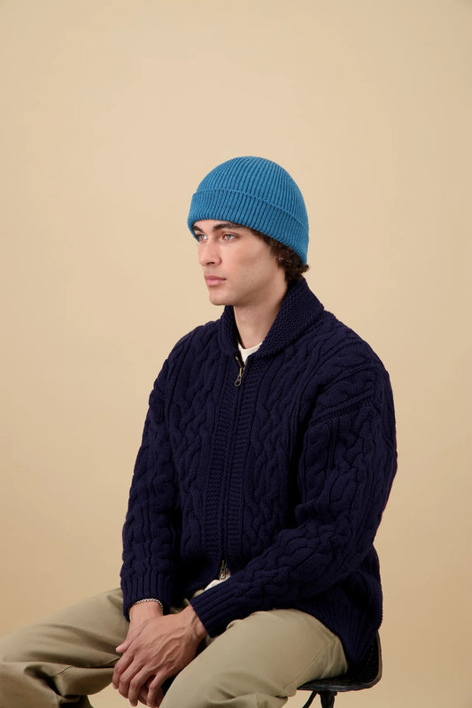 Bonnet en laine mérinos bleu canard profil