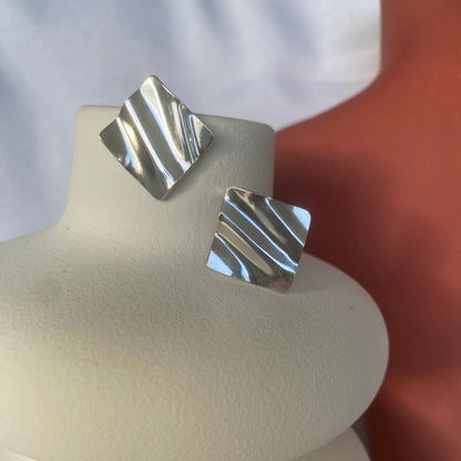 Boucles drapées carrées Argent - Aora bijoux