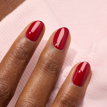 Vernis dark dahlia naturel posé sur peau noire