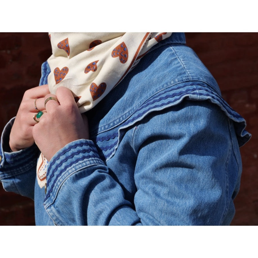 Foulard en coton imprimé en block print. Modèle  coeur sauvage ecru