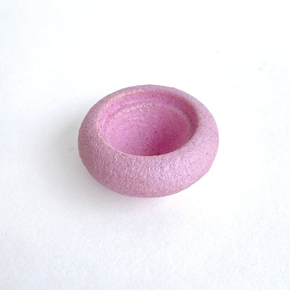 Coquetier en coquilles d'oeuf couleur framboise