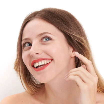 Rouge à lèvres hydratant Corail Pomponne sur blonde peau blanche