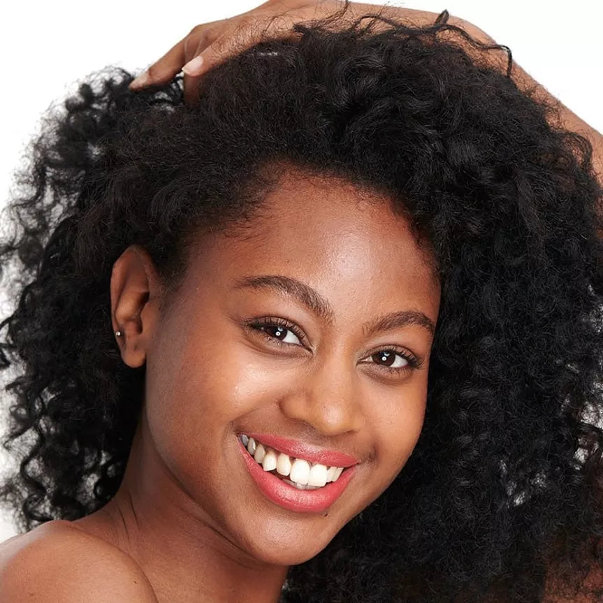 Rouge à lèvres hydratant Corail Pomponne sur peau noire