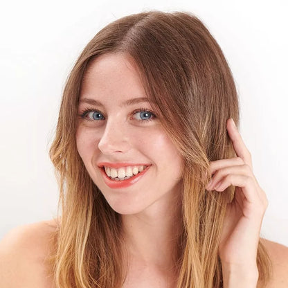 Rouge à lèvres hydratant Pêche Pomponne sur blonde peau blanche