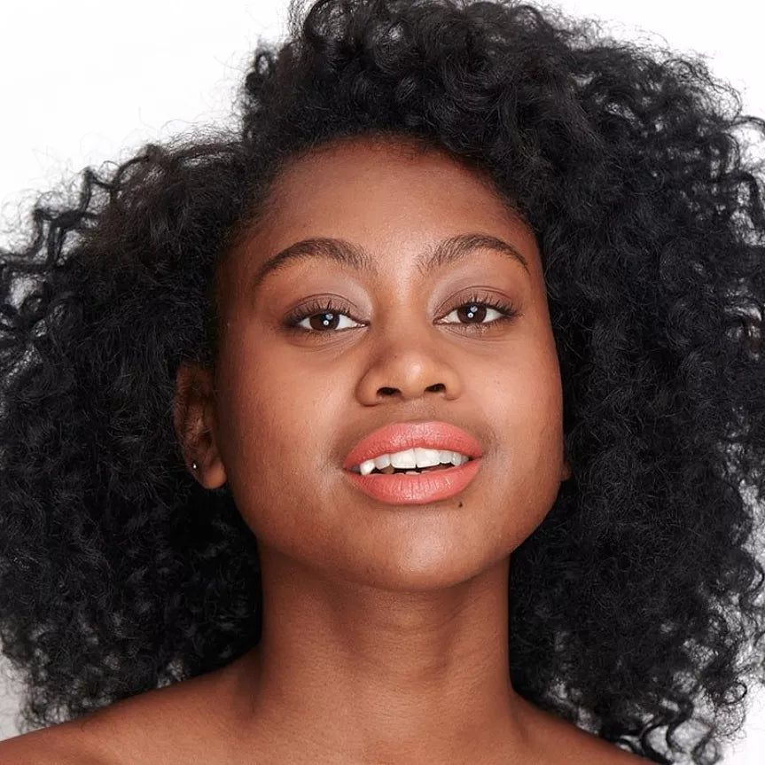 Rouge à lèvres hydratant Pêche Pomponne sur peau noire