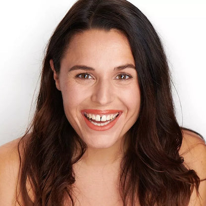 Rouge à lèvres hydratant Terracotta Pomponne sur rousse peau blanche