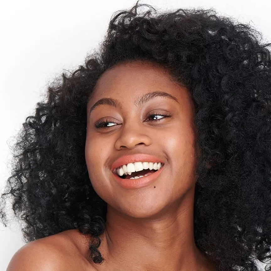 Rouge à lèvres hydratant Terracotta Pomponne sur peau noire