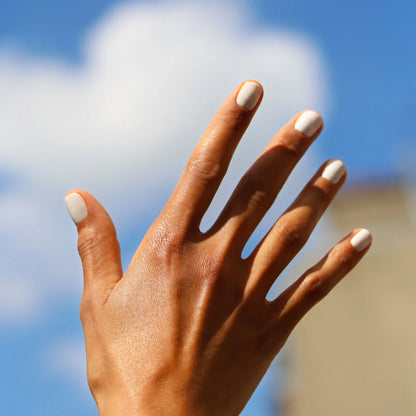 Vernis Snow green flash semi permanent Manucurist naturel