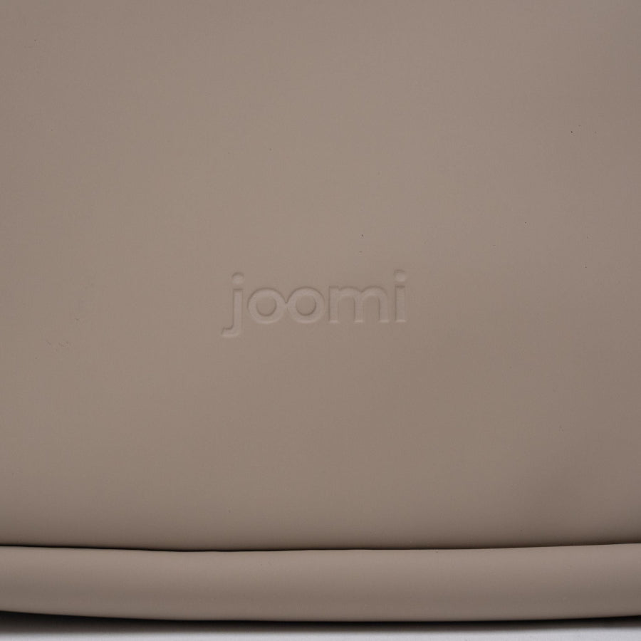 couleur beige sable logo joomi sacoche