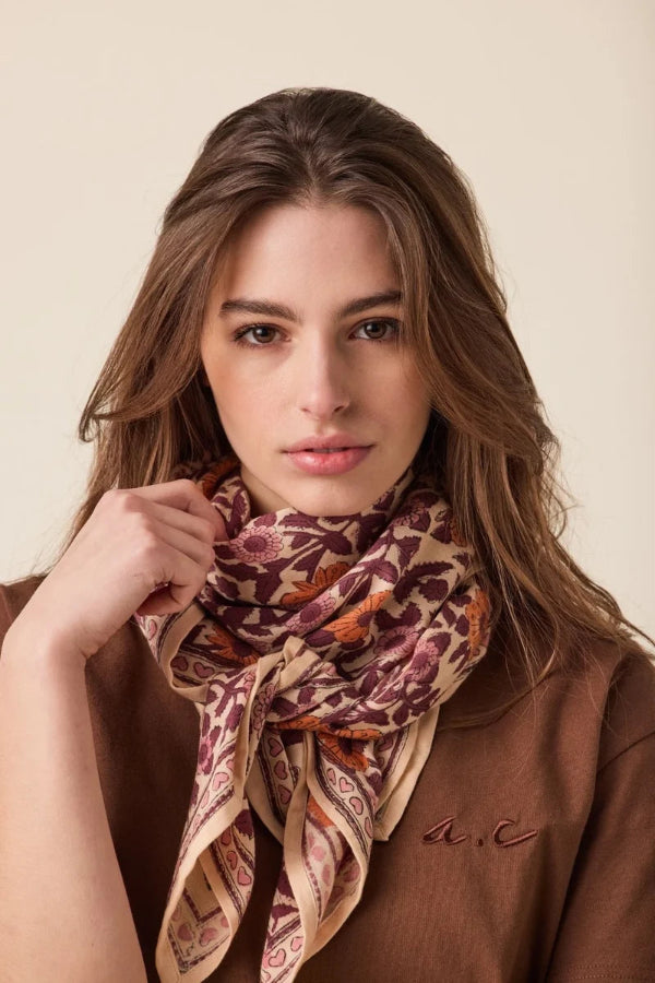 Foulard - Cerisier Flamingo grand format porté