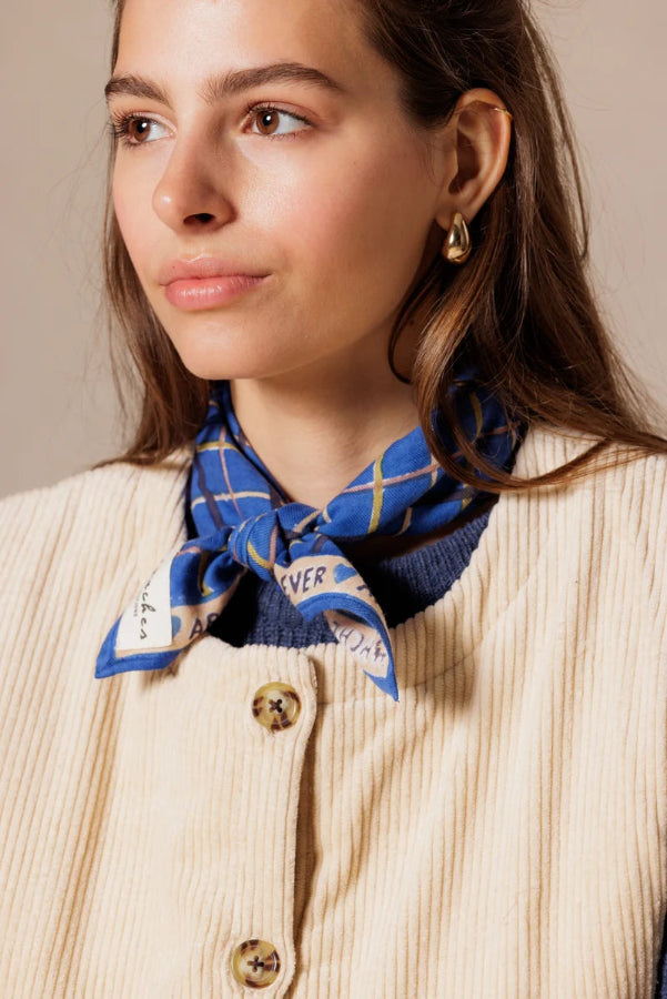 Foulard - Cahier Saphir porté