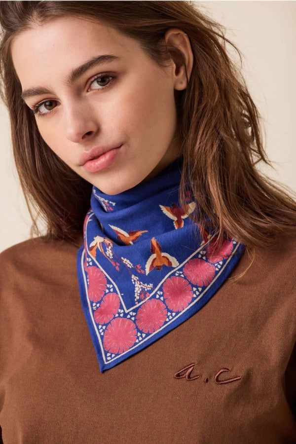 Foulard - Cerisier Bleu royal porté