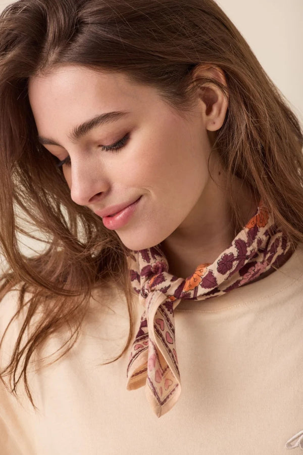 Foulard - Coeur Flamingo porté