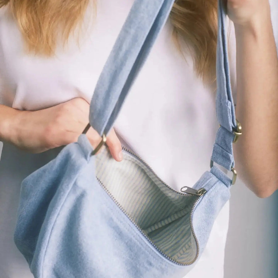 intérieur du sac banane andrea denim bleu