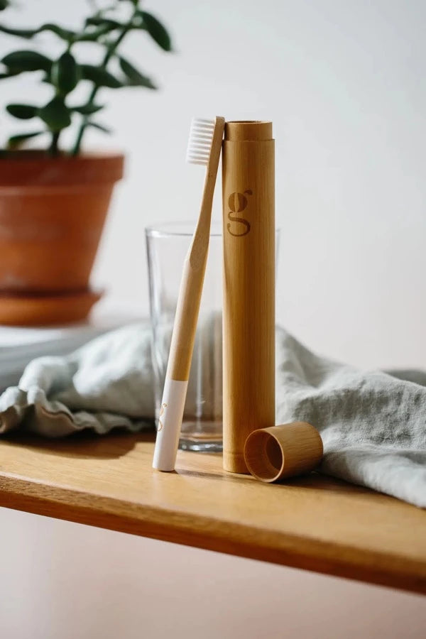 Etui à brosse à dents en bambou