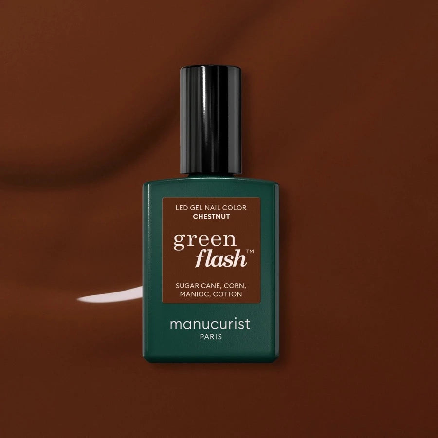 Vernis Chesnut. semi permanent Green flash Manucurist